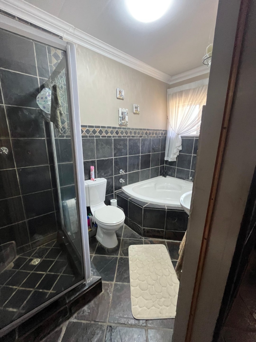 3 Bedroom Property for Sale in Greenfields Eastern Cape